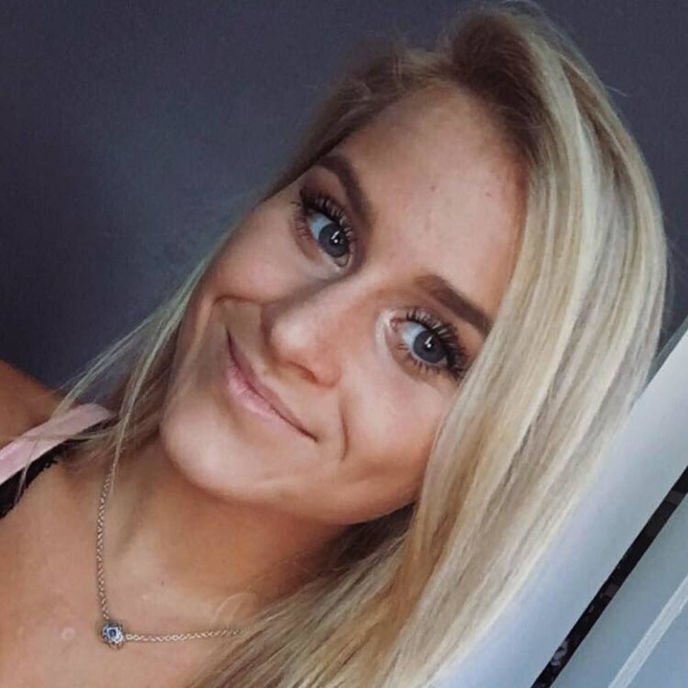 Meet your Posher, Lily
